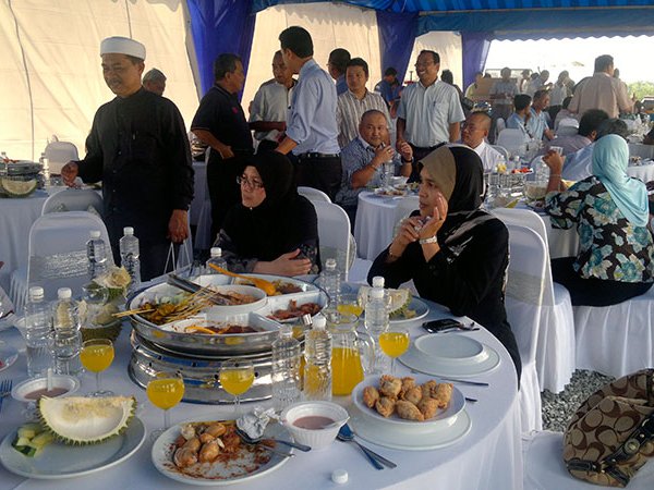 Seating & Crowd