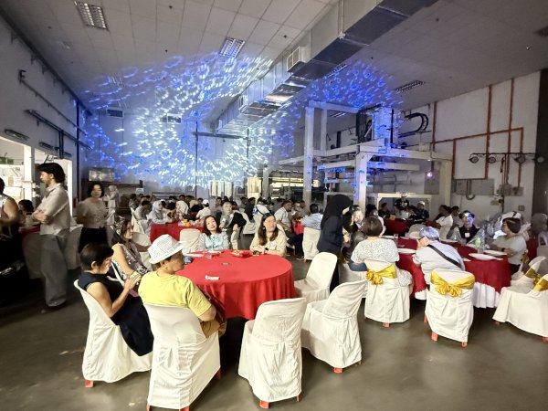 Seating & Crowd